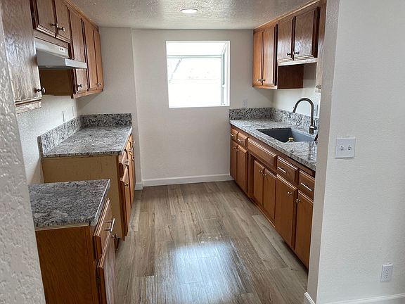 4th image of 9525 Visalia Ave #2