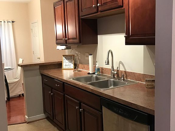 4th image of 9126 Silverbush Dr