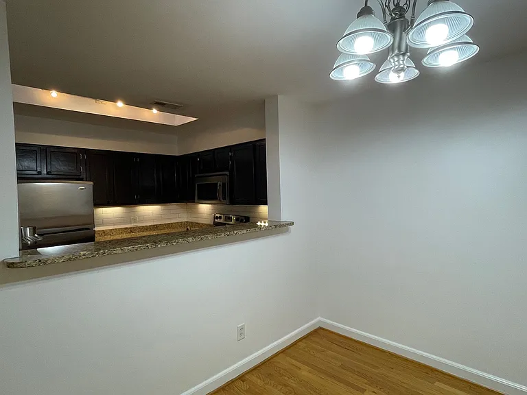 2000 Greenway Ave #3B — Photo 9