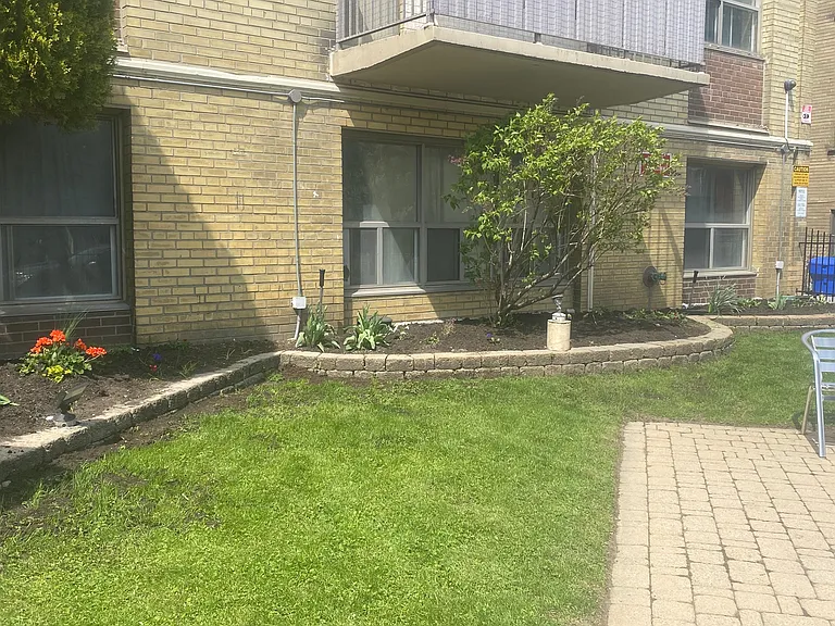 130 Cosburn Ave — Photo 8