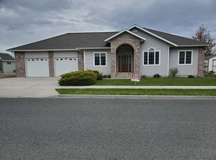 930 Petry Ln, Baker City, OR 97814