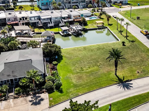 54-58 Tiki Dr, Galveston, TX 77554