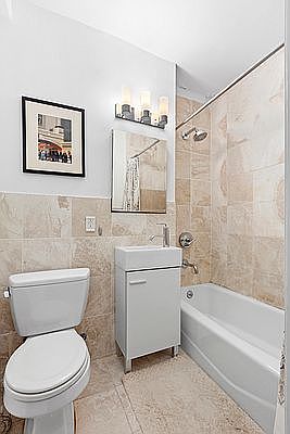 5th image of 24 5th Ave APT 1121