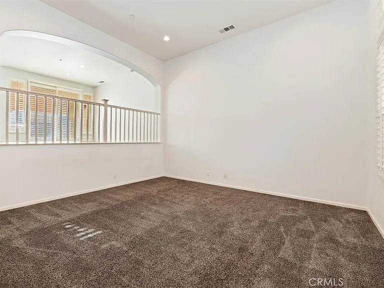 4433 Owens St — Photo 7