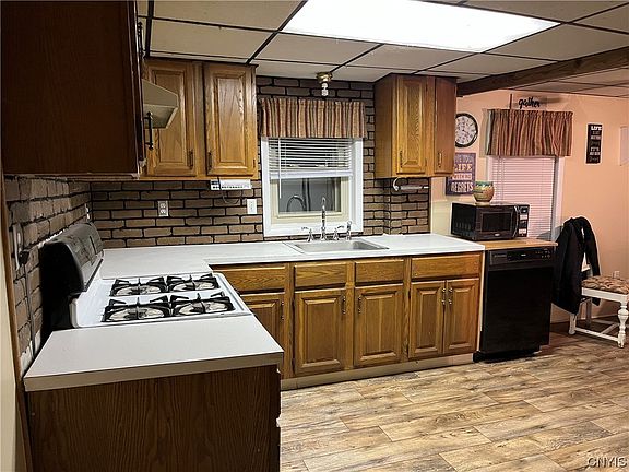2nd image of 601 Earl Ave
