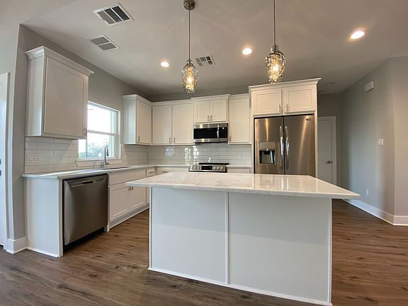 5th image of 401 Bosque Blvd #104