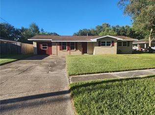 1372 Saint Theresa Pl, Slidell, LA 70460