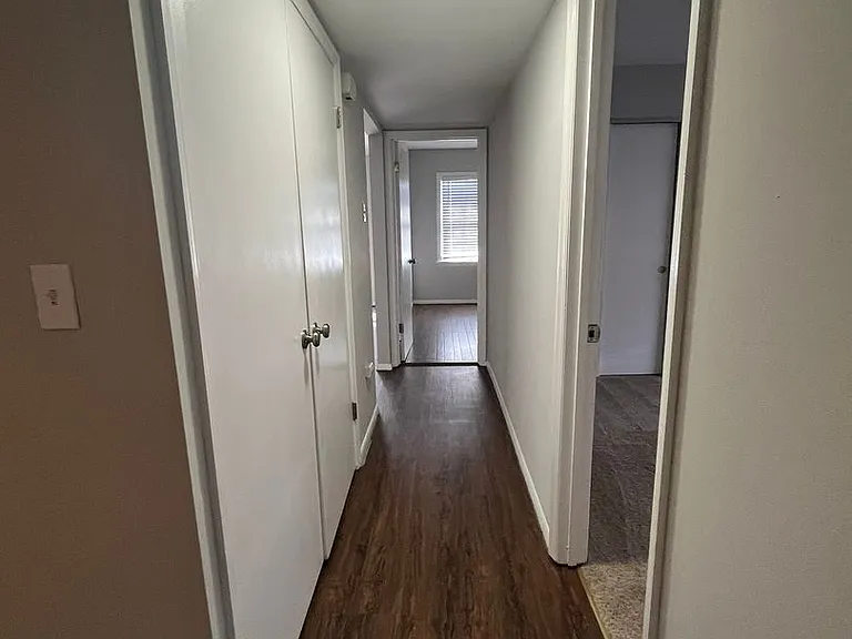 616 Broadmoor Dr — Photo 9
