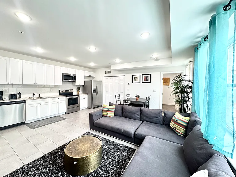 925 N Broad St #4G — Photo 2