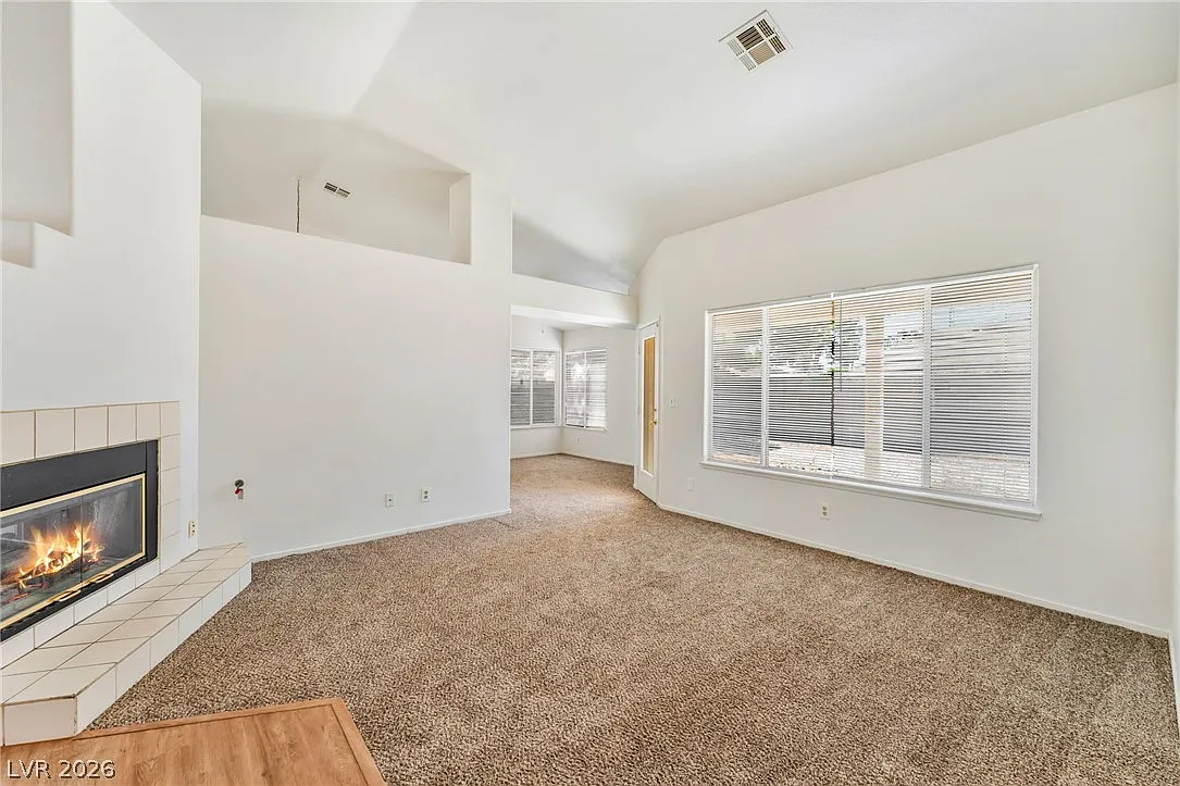 3 bed, 2.0 bath, 1509 sqft, $1,800 — Photo 3