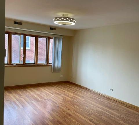 2nd image of 2738 S Wentworth Ave Suite 3-B