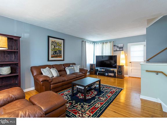 3rd image of 22 Miami Rd