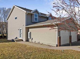 3399 Prairie Bend Cir, Marion, IA 52302