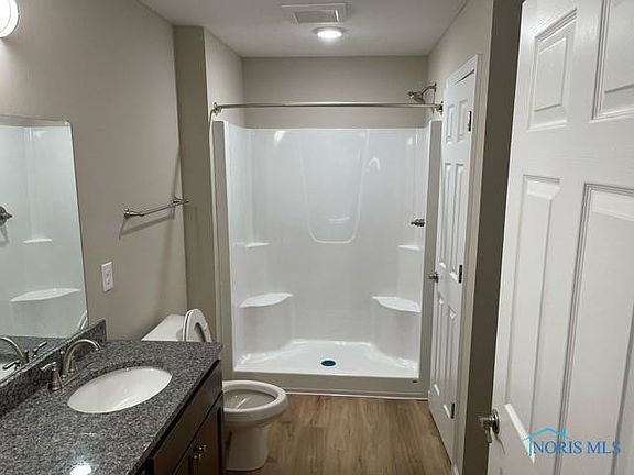 5th image of 1501 Circle Dr