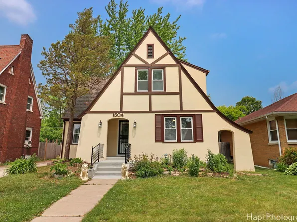 1504 W Monroe St, Waukegan, IL 60085