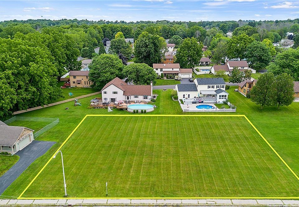 1st image of 17 Mark Fitzgibbons Dr #10