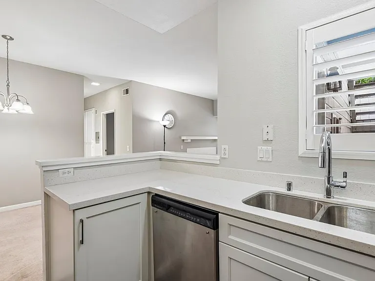 3674 Oakwood Ter #203 — Photo 9