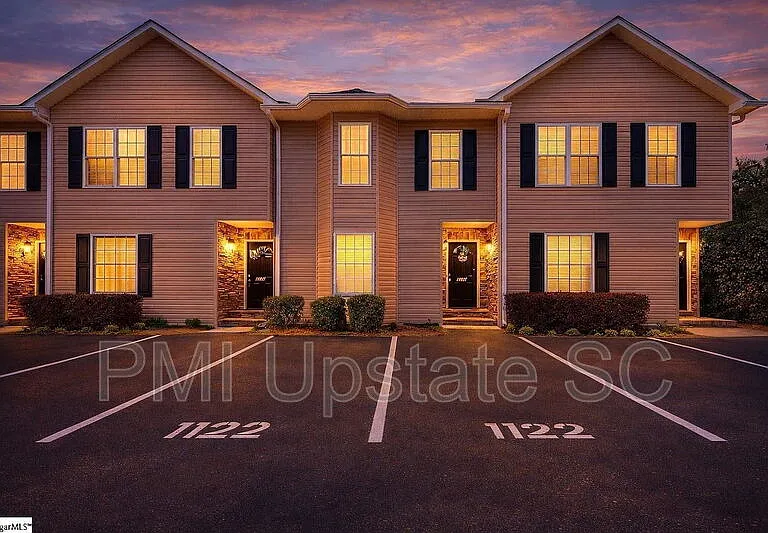 1122 E Lee Rd — Photo 2