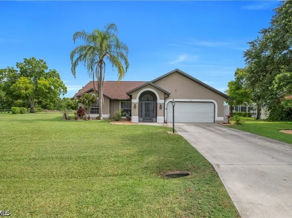538 Whispering Wind Bnd, Lehigh Acres, FL 33974