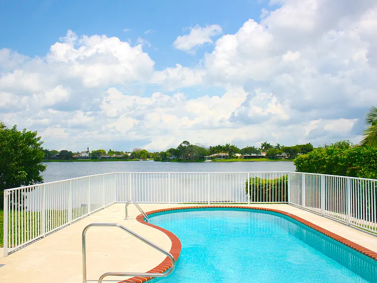 12744 Meadowbreeze Dr — Photo 24