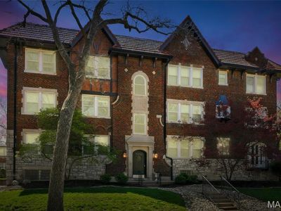 7570 Byron Pl APT 3E, Saint Louis, MO, 63105