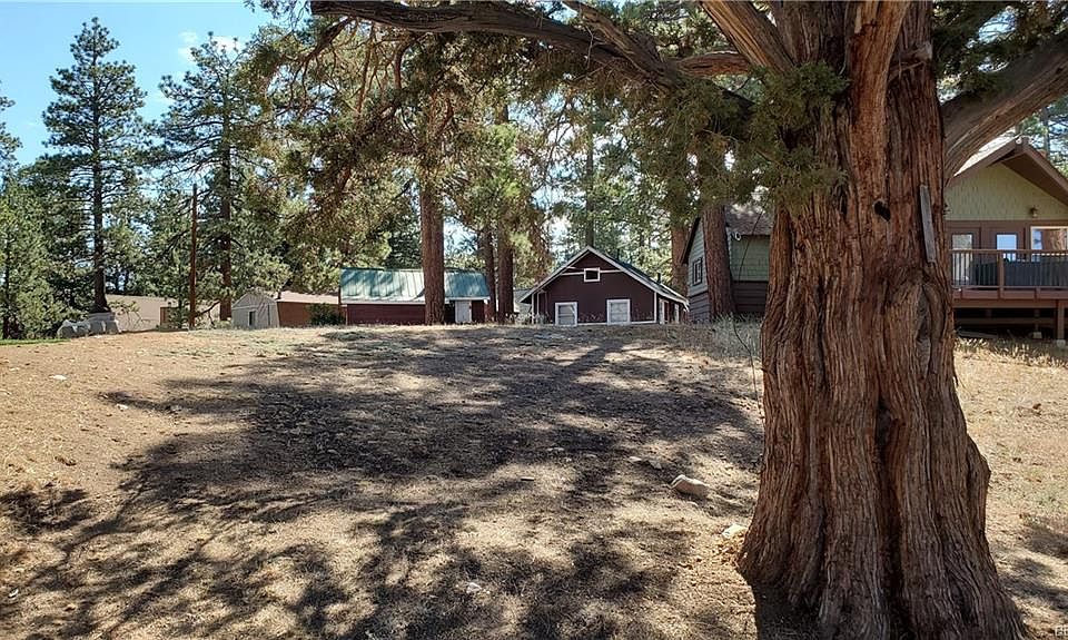 1st image of 402 Chip O Wood Ln