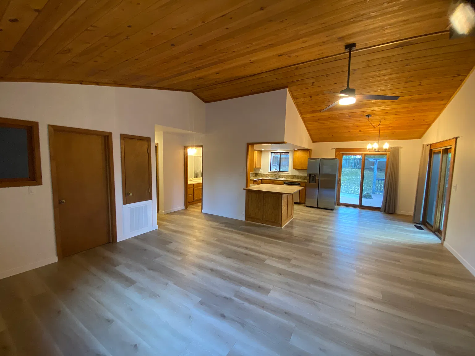 2 bed, 1232 sqft, $3,600 — Photo 4
