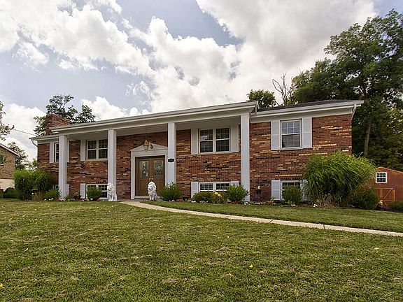 2nd image of 210 W Dilcrest Cir