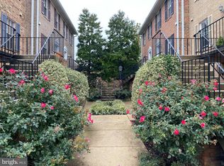 939 S Rolfe St #A, Arlington, VA 22204