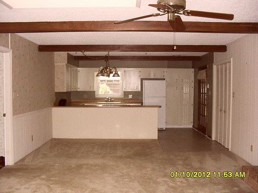 3rd image of 211 Heather Dr