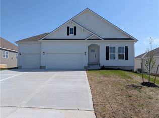 20771 W 188th St, Spring Hill, KS 66083