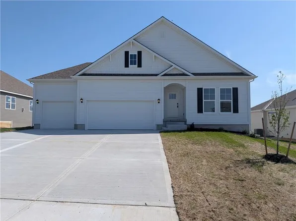 20771 W 188th St, Spring Hill, KS 66083