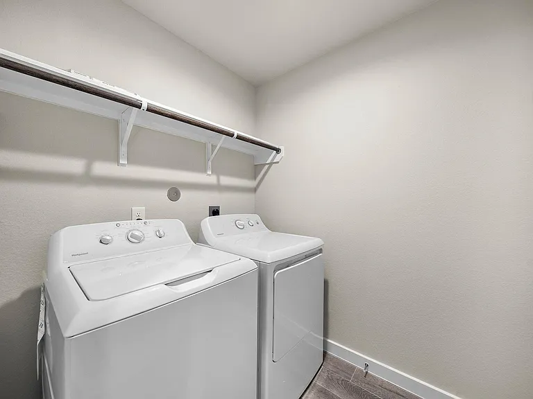 3327 Tilley Dr — Photo 31
