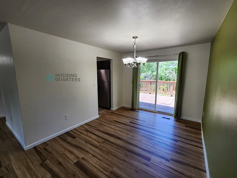 3318 S Bernard St — Photo 4