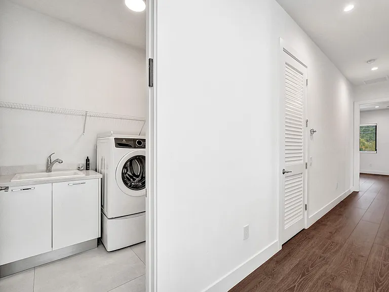 5939 Brookfield Cir W — Photo 16