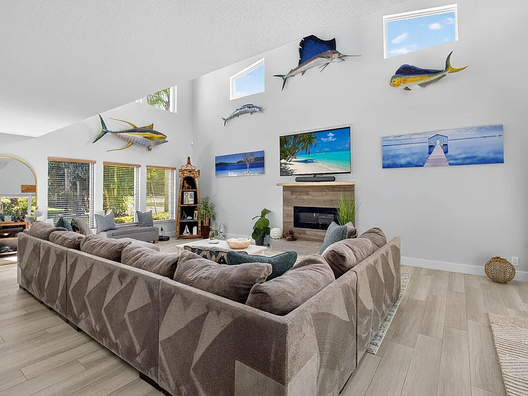 6701 Hillside Ln — Photo 13