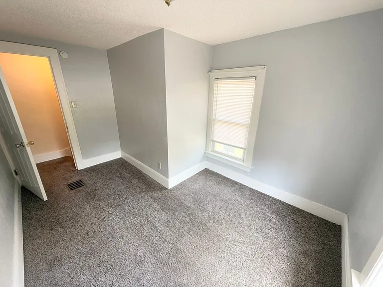 1327 Corby Blvd — Photo 16