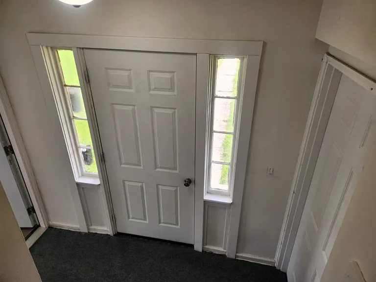 102 N Hampton Rd — Photo 3