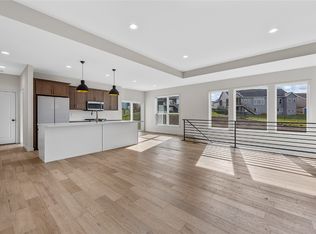 4319 Beverly Rd SW, Cedar Rapids, IA 52404