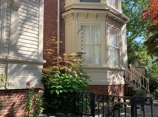 111 Chestnut St, Lowell, MA 01852