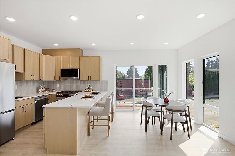 5th image of 5718 NE 65th Street