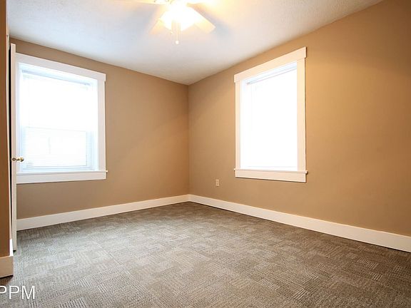 4th image of 911 Forest Ave