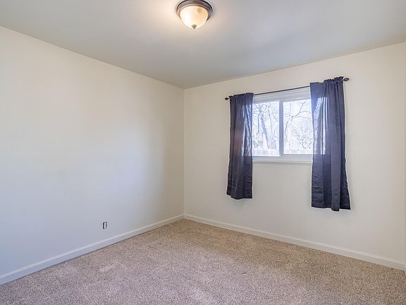 5th image of 3212 Laurie Dr