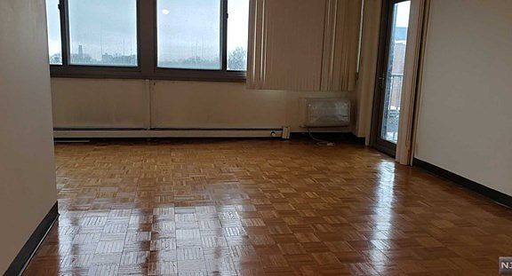 5th image of 515 Anderson Ave APT 5B