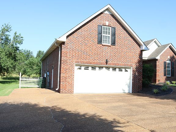 2nd image of 332 Hazeltine Dr
