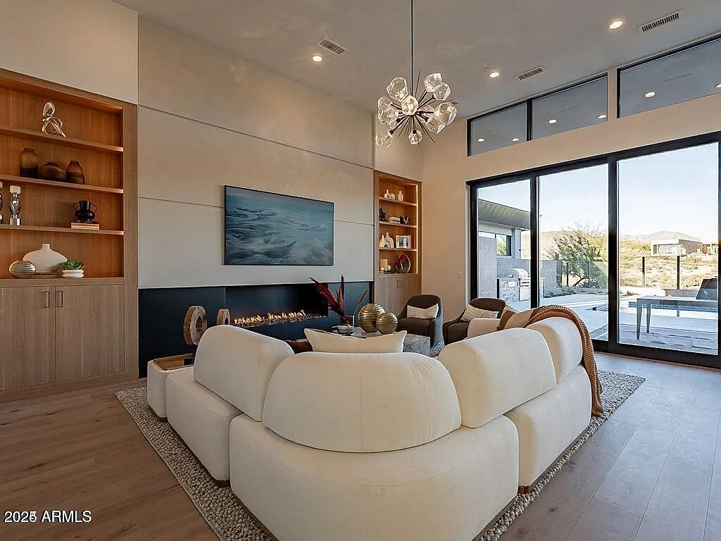 4 bed, 4.5 bath, 3564 sqft, $12,000 — Photo 3
