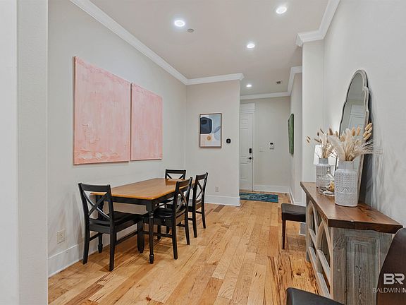 5th image of 100 N Bancroft St APT B1