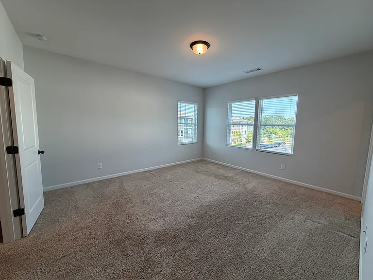 900 Colton Dr — Photo 8