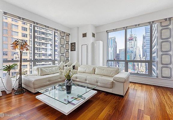 3rd image of 350 W 42nd St APT 33D