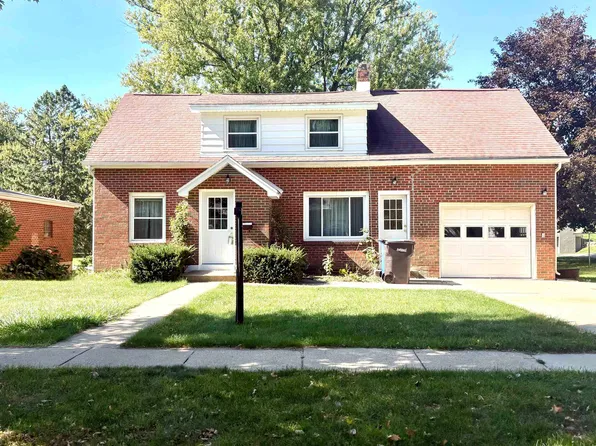 304 S 2nd St, Mount Horeb, WI 53572
